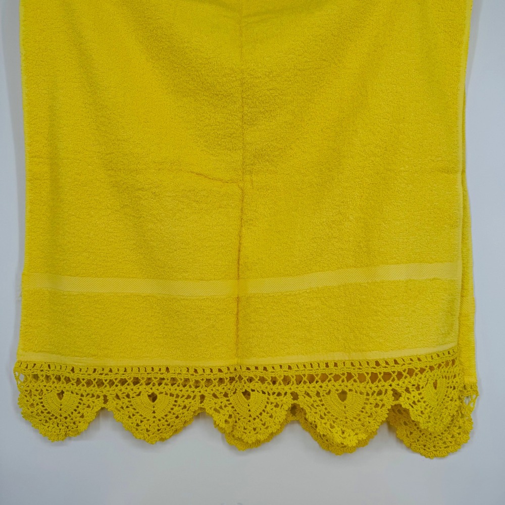 Vintage‎ Cannon Yellow Cotton Bath Towel Crochet Lace Trim Made in USA 54x24
